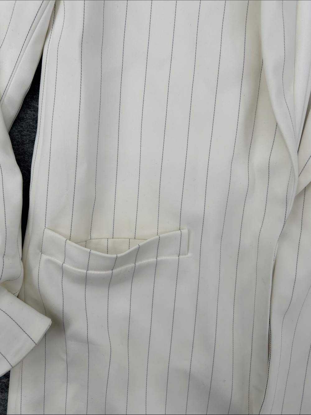 Alice & Olivia Kylie Shawl Collar Pinstripe Blazer XS White City Chic Work - Picture 8 of 14